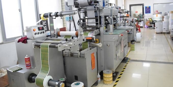 GUANGZHOU YM PACKAGE PRODUCTS CO.,LTD. linea di produzione del fabbricante