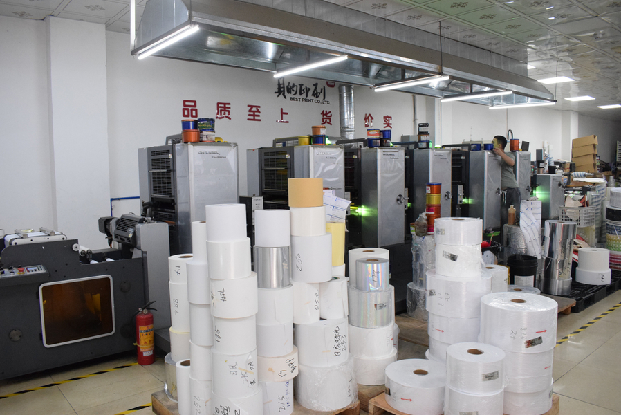 GUANGZHOU YM PACKAGE PRODUCTS CO.,LTD. linea di produzione del fabbricante