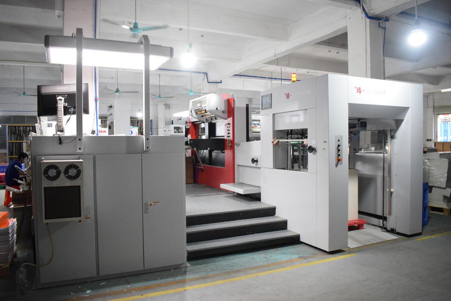 GUANGZHOU YM PACKAGE PRODUCTS CO.,LTD. linea di produzione del fabbricante