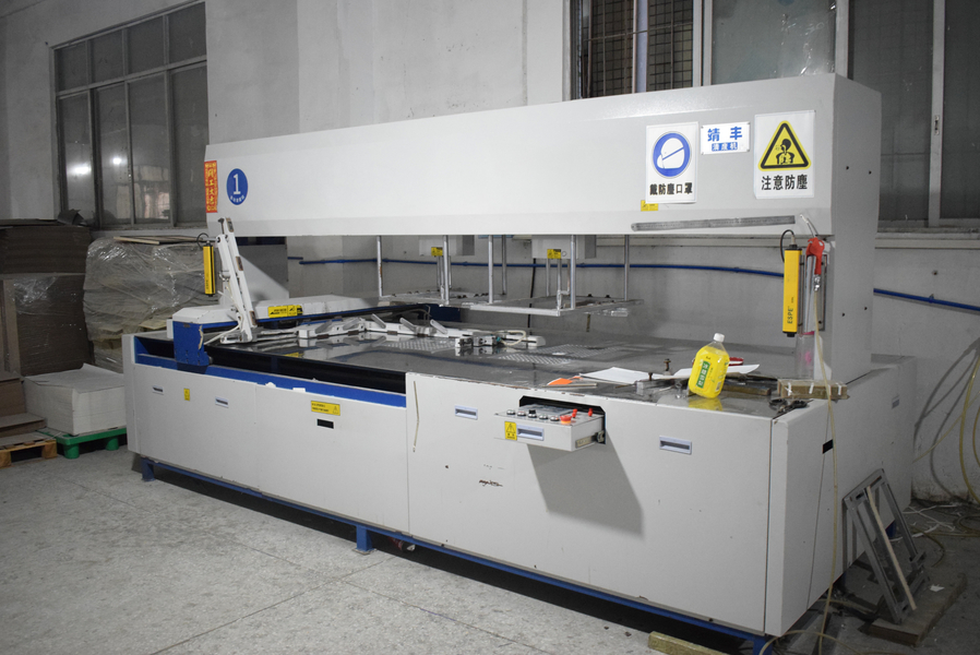 GUANGZHOU YM PACKAGE PRODUCTS CO.,LTD. linea di produzione del fabbricante