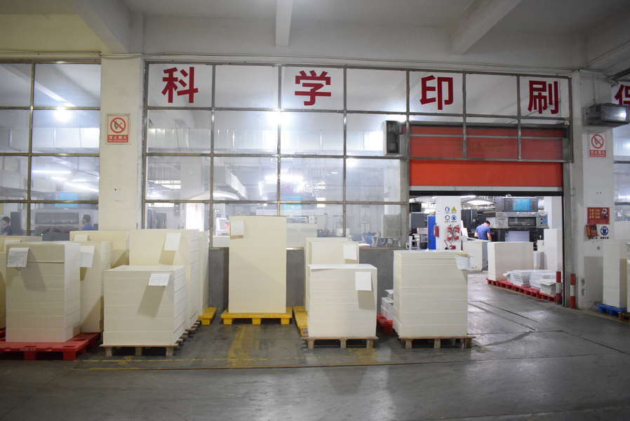 GUANGZHOU YM PACKAGE PRODUCTS CO.,LTD. linea di produzione del fabbricante