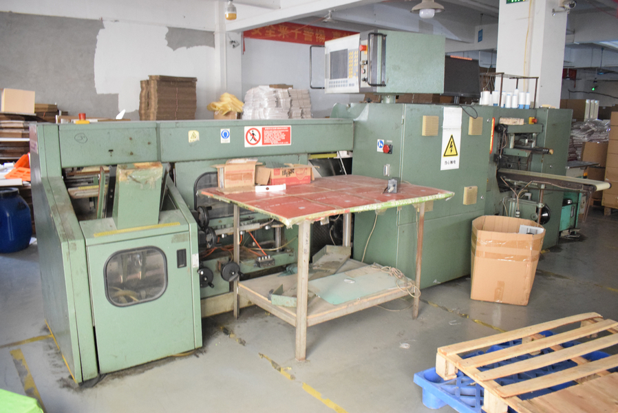 GUANGZHOU YM PACKAGE PRODUCTS CO.,LTD. linea di produzione del fabbricante
