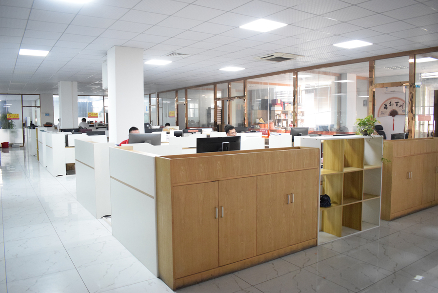 GUANGZHOU YM PACKAGE PRODUCTS CO.,LTD. linea di produzione del fabbricante