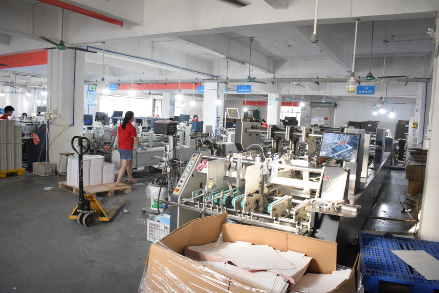 GUANGZHOU YM PACKAGE PRODUCTS CO.,LTD. linea di produzione del fabbricante
