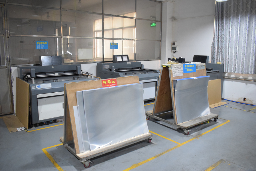 GUANGZHOU YM PACKAGE PRODUCTS CO.,LTD. linea di produzione del fabbricante