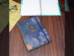 L'Arte della Riflessione Quotidiana: Un Taccuino Manoscritto per Pensieri e Ricordi